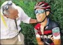  ??  ?? Für den australisc­hen Mitfavorit­en Richie Porte kam gestern nach einem Sturz das Aus.