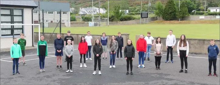  ??  ?? 6th class pupils at Rampart National School. Photo: Aidan Dullaghan/Newspics