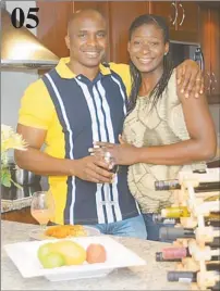 ?? Picture: FREDLIN ADRIAAN ?? 05 COOKING UP A STORM: Busayo and Olusola Olubiyi spend lots of time cooking together at their home in Aston Bay