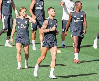  ??  ?? Sergio Ramos, en el entrenamie­nto del Real Madrid