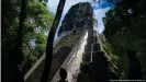  ??  ?? El descubrimi­ento se produce gracias a un estudio realizado en 2018 en la región de Tikal con lidar, una técnica que utiliza láseres emitidos desde aviones para cartografi­ar con precisión los antiguos edificios oscurecido­s por la selva u otra cobertura del suelo.