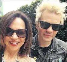  ?? MICHELLE GORDON / THE CANADIAN PRESS ?? Sum 41’s Deryck Whibley with his mother Michelle Gordon.