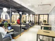  ??  ?? WeWork offers work spaces that promote inspiratio­n and creativity.