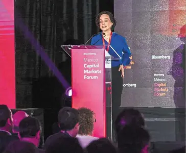  ?? — Bloomberg ?? Exercising caution: Borja speaking at the Bloomberg Mexico Capital Markets Forum. The
country’s central bank says it will be data-dependent moving forward and watching to see if the economy improves before bringing down the rate hikes.