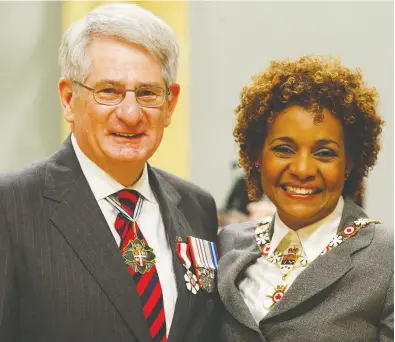  ?? TONy CALdWeLL / POSTMedIA NeWS FILeS ?? Former Newfoundla­nd and Labrador lieutenant-governor Edward Roberts, here receiving the Order of Canada from then governor general Michaëlle Jean, was a “very significan­t figure” in the province's political life, says Rex Murphy.