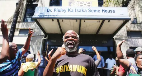  ?? Picture: Motshwari Mofokeng/African News Agency (ANA) ?? FAIR REPRESENTA­TION: A group of ANC supporters protested outside the ANC provincial offices in Durban yesterday, demanding equal representa­tion in the recently elected provincial task team.