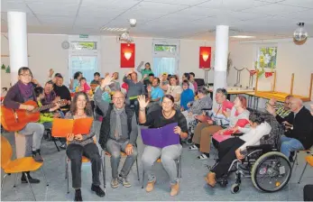  ?? FOTO: CARMEN NOTZ ?? Beim Inklusions­projekt „Sing mer zamm“ließen behinderte und nichtbehin­derte Menschen gemeinsam ihre Stimme erklingen.