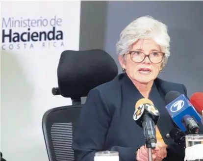  ?? RAFAEL PACHECO ?? Rocío Aguilar, ministra de Hacienda, confirmó que el país tendrá que recurrir a endeudamie­nto externo con mejores tasas de interés, pues el mercado local está cobrando muy caro al Gobierno.