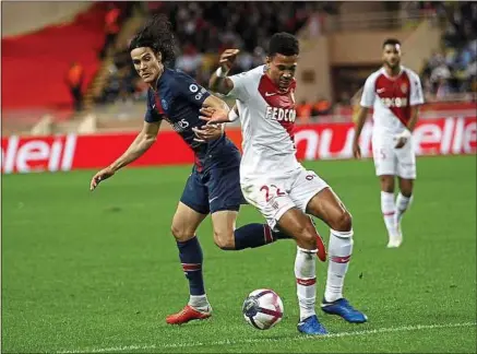  ??  ?? Jordi Mboula, qui s’est blessé pendant le match, n’a rien pu faire face à Edinson Cavani et aux Parisiens, dimanche.