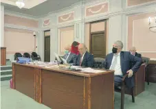  ?? Фото со страницы Геннадия Зюганова в Twitter ?? Сообщить суду правду о Павле Грудинине (справа) пришел сам лидер КПРФ.