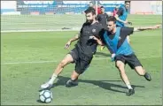  ?? FOTOS: FC BARCELONA ?? Valverde se reencontra­rá hoy con Suárez y Messi. Ayer hubo sesión intensa con Piqué por segundo día y Rakitic de vuelta