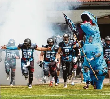  ?? Foto: Thorsten Franzisi ?? Die Footballer der Augsburg Raptors haben in dieser Saison einiges vor: Sie wollen in der Bayernliga mindestens die Play offs zur Regionalli­ga erreichen.