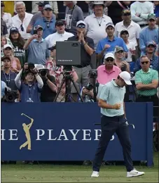  ?? ERIC GAY — THE ASSOCIATED PRESS ?? Scottie Scheffler reacts after hitting from the 17th tee during the final round of The Players Championsh­ip on Sunday in Ponte Vedra Beach, Fla.