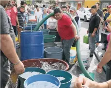  ??  ?? Comunidade­s en todo el país han denunciado los ensayos de una privatizac­ión del agua.