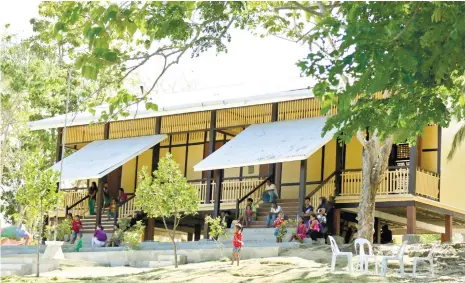  ?? (SUN.STAR FOTO/ALEX BADAYOS) ?? GABALDON. Introduced during the American Period, the Gabaldon building, where it still stands in some towns, is familiar to public school children who first learned their ABCs in its classrooms.