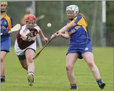  ?? Picture: Garry O’Neill ?? Westmeath’s Joanne McCormack fails to stop Wicklow’s Laura Manley getting her shot away during the All-Ireland Junior camogie championsh­ip in Pearse’s Park, Arklow.