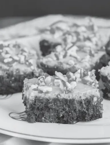  ??  ?? Peppermint Cheesecake Brownies