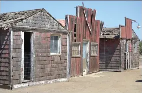  ?? RECORDER PHOTO BY ALEXIS ESPINOZA ?? Ford Farms Pony Rides and Petting Zoo in Lindsay used to be the location of a western movie set. Some of the structures from the set still stand on the farm today.