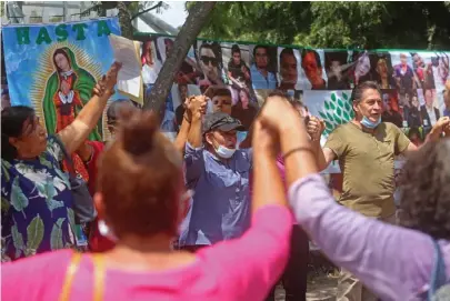  ?? FERNANDO CARRANZA ?? Familiares de víctimas se manifestar­on ayer.