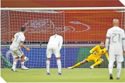  ?? FOTO: EFE ?? Con mucha clase cobró Raúl el penalti que dio el gane.