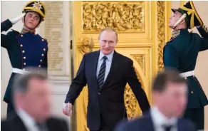  ??  ?? Déterminé. Vladimir Poutine en avril 2016 au Kremlin, avant une réunion préparant les commémorat­ions de la victoire sur l’Allemagne nazie.