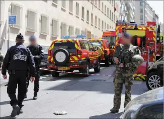  ?? (Photo La Provence) ?? Le arrondisse­ment de Marseille avait l'air d'un camp retranché le 18 avril 2017 lorsque Clément Baur et son complice ont été interpellé­s.