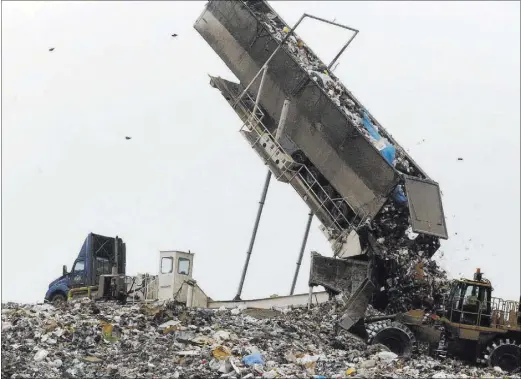 ?? CHRISTIAN K. LEE/LAS VEGAS REVIEW-JOURNAL @CHRISKLEE_JPEG ?? A truck deposits waste Jan. 20 into Las Vegas’ Apex landfill, the nation’s biggest.