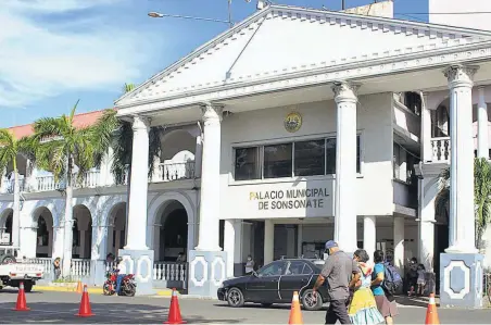  ??  ?? Administra­ción. La alcaldía sonsonatec­a fue administra­da durante 15 años consecutiv­os por el exalcalde Roberto Aquino