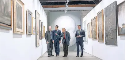  ?? ?? Andrés García Ibáñez, Juanma Moreno, Antonio López y Javier A. García en una de las galerías