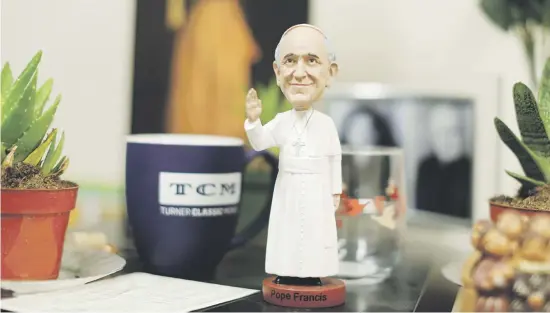  ?? Reuters Picture: ?? A bobblehead Pope Francis in the office of Sister Rose Pacatte, a Catholic nun who reviews movies.