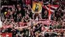  ??  ?? Die Fans des FC Bayern München - hier bei der Partie gegen Tottenham - haben sich in der Debatte schon positionie­rt