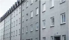  ?? FOTO: SVEN HOPPE/DPA ?? Hohenzolle­rnkarree im Münchener Stadtteil Schwabing: Die Mieten in dieser Wohnanlage sollen drastisch erhöht werden.