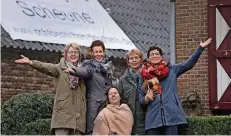  ?? RP-FOTO: M. VAN OFFERN ?? Anke Neubauer, Judith Hoymann, Christiane Gertsen, Sandra Heinzel und Susanne Gruner freuen sich auf die Kultursche­une in Borghees.