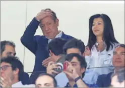  ??  ?? Peter Lim, en una imagen de archivo en su palco de Mestalla.