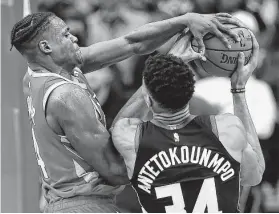  ?? Brett Coomer / Staff photograph­er ?? Danuel House Jr., left, who is with the Rio Grande Vipers of the G-League, is at an impasse with the team over a new contract for the rest of the season.