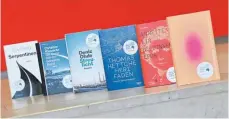  ?? FOTO: ARNE DEDERT/DPA ?? Diese Bücher sind für den Deutschen Buchpreis nominiert.