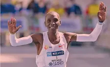  ?? AFP ?? Fenomeno Eliud Kipchoge, 37 anni, vince la maratona di Tokyo