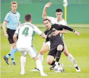  ??  ?? El Barça ganó (0-2) en campo del Elche, uno de los partidos que esta temporada el FC Barcelona ha acabado con la portería de Ter Stegen a cero
// AFP