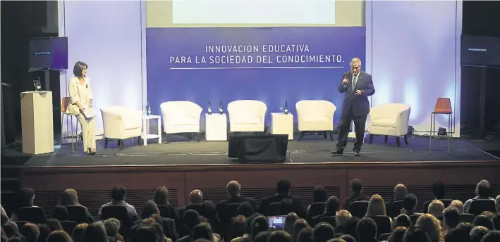  ?? DAVID FERNÁNDEZ ?? Con mirada de ingeniero. José Luis Roces, rector del ITBA, habla sobre las “competenci­as” que serán imprescind­ibles en el futuro y de la educación personaliz­ada.