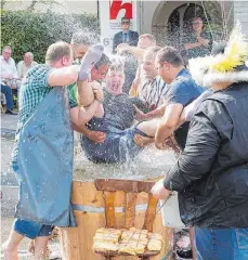  ?? FOTO: MICHAEL KETTEL ?? Von den Sünden der Ausbildung reingewasc­hene Medienfach­wirte und Industriem­eister.