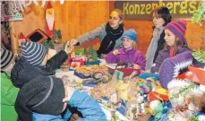  ?? FOTO: WALTER SAUTTER ?? Die Konzenberg­schule war in der Vergangenh­eit auch schon mit einem Stand beim Weihnachts­markt in Wurmlingen vertreten.