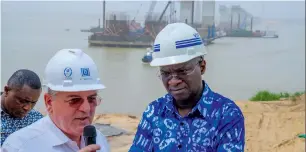  ??  ?? Above: The minister inspects progress on the second Niger bridge, one of a number of large infrastruc­ture projects currently in progress.