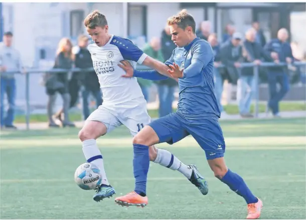  ?? FOTO: OLIVER MÜLLER ?? Stefan Jagalski (links) wechselt von der Spvgg. Sterkrade-nord zum SUS 09 Dinslaken.