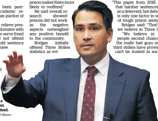  ?? Photo / Stuart Munro ?? Simon Bridges supplied a paper which had not been peer-reviewed or published.