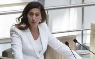  ?? FOTO BELGA ?? Vlaams minister van Omgeving Zuhal Demir geeft Indaver ook flink wat huiswerk. Zo moeten er ruimere analyses en metingen komen.