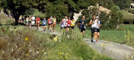  ?? (Photos doc Gilbert Rinaudo) ?? Cette année, le marathon attire une plus grande diversité de coureurs avec  départemen­ts et  nationalit­és au départ.