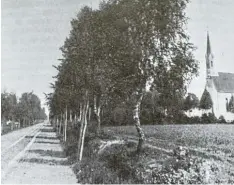  ?? Repro: Silke Federsel ?? Die Aufnahme von 1896 zeigt die Ludwigsmoo­ser Kirche noch fast ohne Bebauung drumherum.