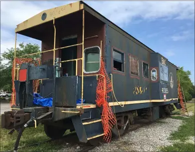  ?? PHOTOS BY RICHARD PAYERCHIN — THE MORNING JOURNAL ?? The Lorain Caboose Committee has begun restoratio­n of Caboose C-3855, which will be a monument to railroad history.