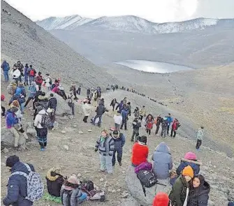  ?? /DANIEL CAMACHO ?? El acceso al cráter es únicamente por el
“Paso del
Quetzal