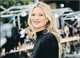  ?? JAMES DEVANEY / GETTY ?? La madurez de la modelo Kate Moss, en una imagen del 2019. Ahora, a los 46 años, lleva una vida más saludable e intenta cuidarse todo lo que no lo hizo de joven